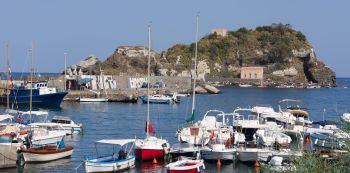 Marina dei Ciclopi – Pontile di Acitrezza