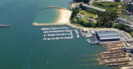 Club Marítimo de Oza O Puntal Marina