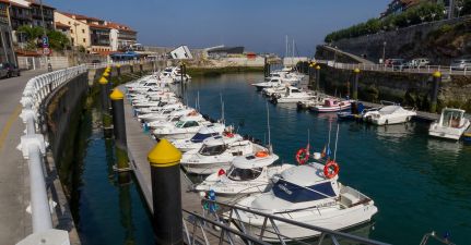Puerto Deportivo de Llanes Marina