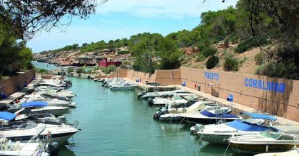 Puerto Deportivo Coral Mar Marina