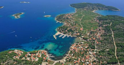 Lumbarda Marina Marina