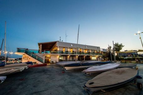 Club Marítimo San Antonio de la Playa Marina