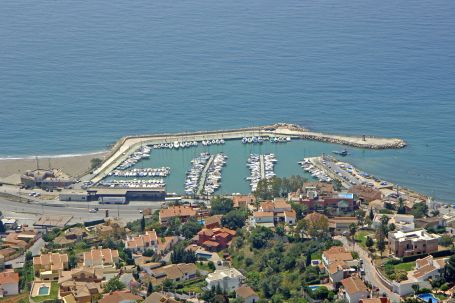 Puerto Deportivo El Candado Marina