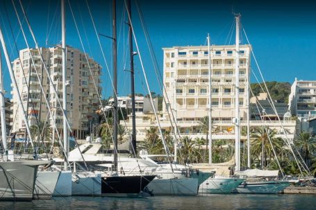 Pantalán del Mediterráneo Marina