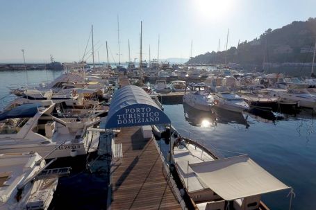 Porto Turistico Domiziano Marina