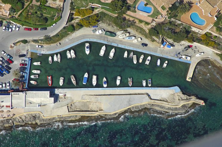 Puerto de las Basetas Marina