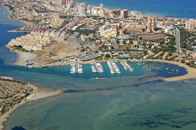 Club Nautico Dos Mares Marina