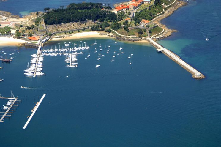 Monte Real Club de yates de Bayona Marina