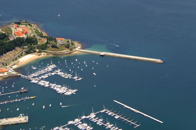 Monte Real Club de yates de Bayona Marina