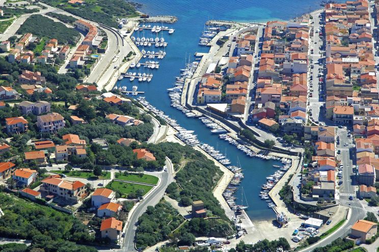 Porto Mannu Marina
