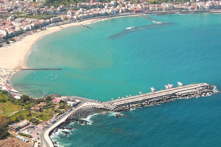 Giardini Naxos Marina Taormina Marina