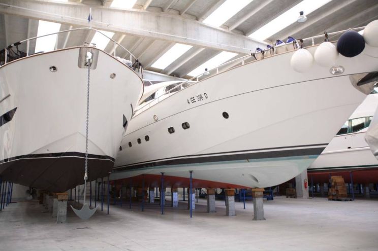 Ausa Corno Capan River Port Marina