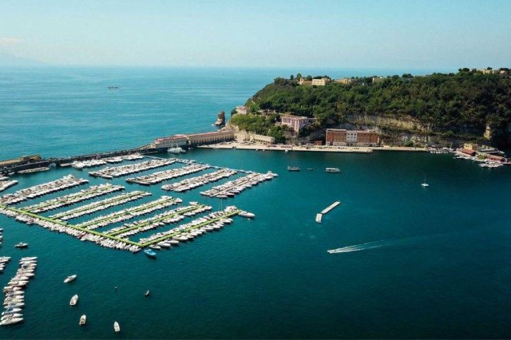 Ormeggio Sena Napoli Marina