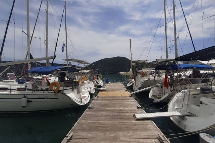 Vliho Yacht Club Marina
