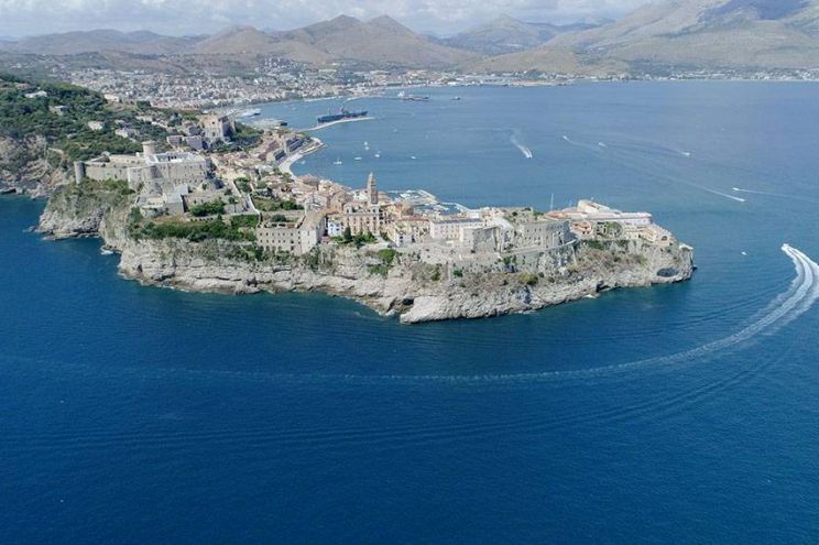 Base Nautica Flavio Gioia Marina