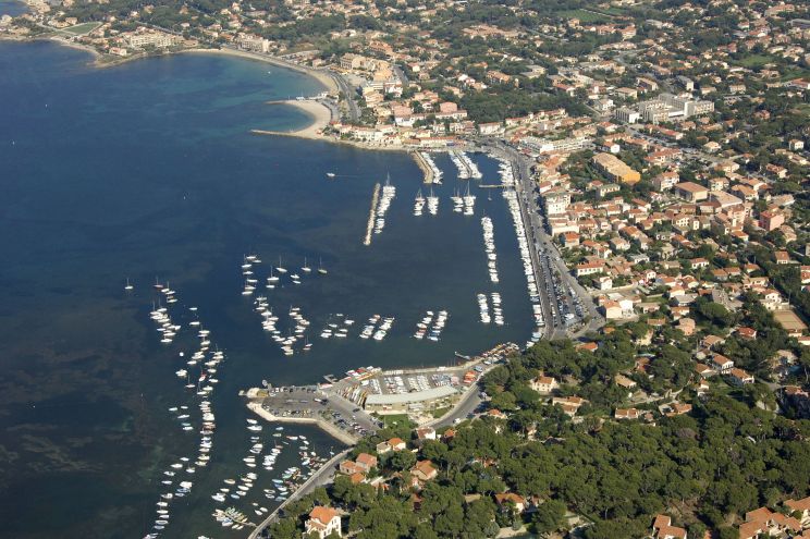 Six fours mes plages le Brusc Marina