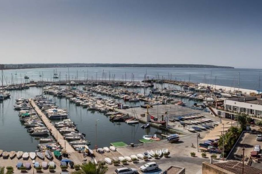 Club Marítimo San Antonio de la Playa Marina