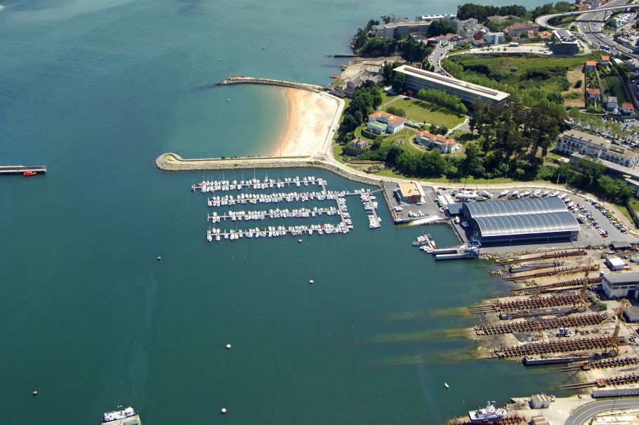 Club Marítimo de Oza O Puntal Marina